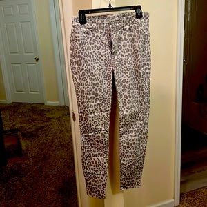 Size 4 White House black market skinny leopard ankle pants